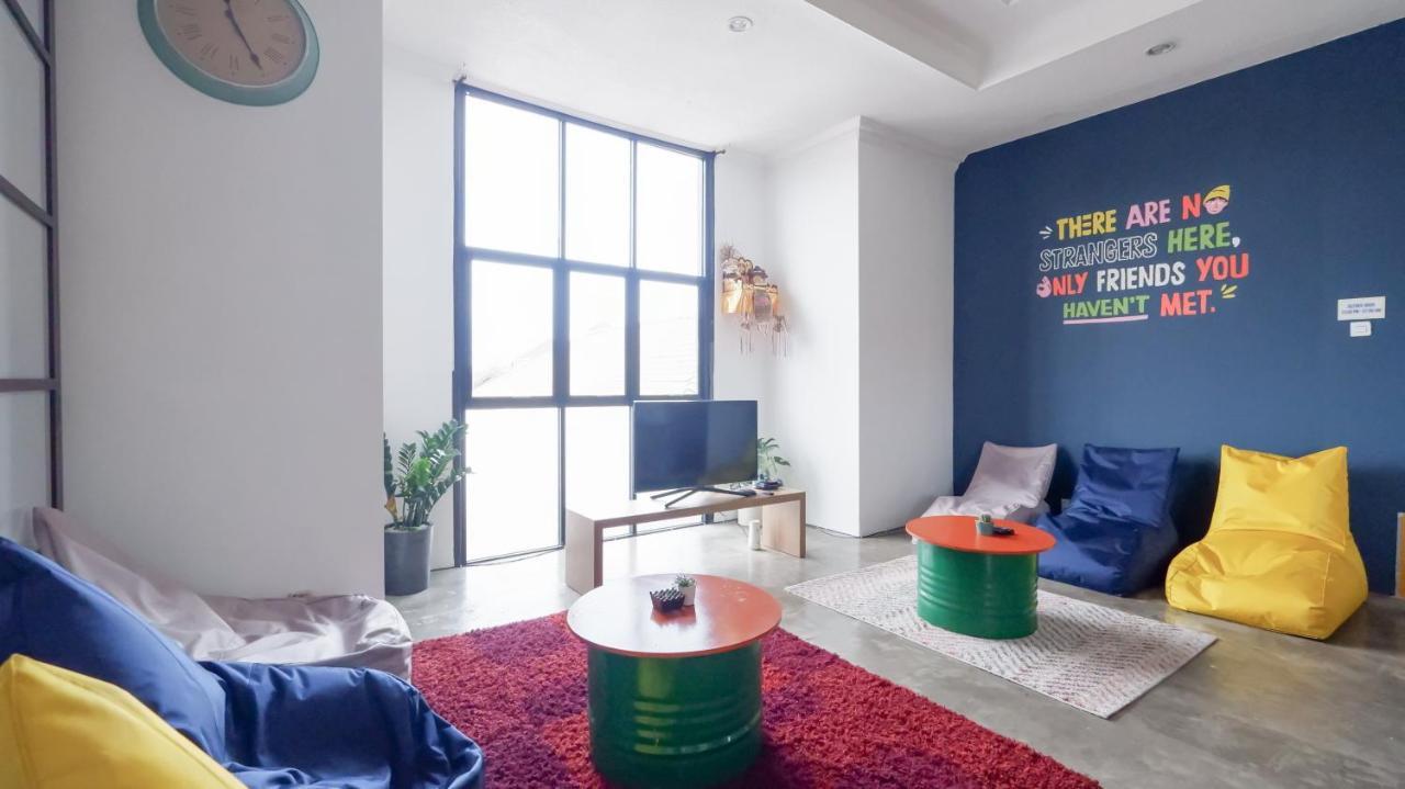 Fello B&B Hostel 레기안 외부 사진